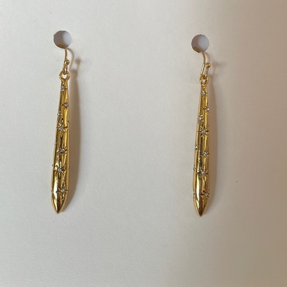 Ladies Fashion Earrings - Picture 1 of 4